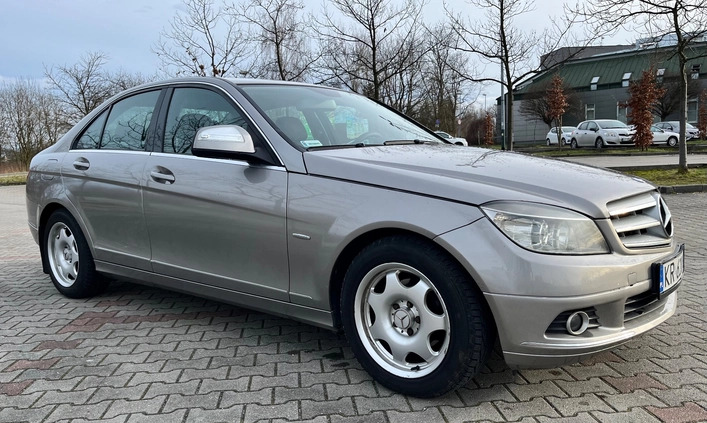 Mercedes-Benz Klasa C cena 26900 przebieg: 211500, rok produkcji 2007 z Kraków małe 67